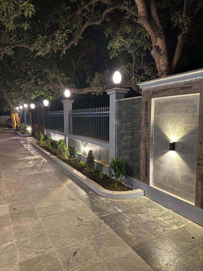 Kaashi Flora Villa Varanasi Exterior foto