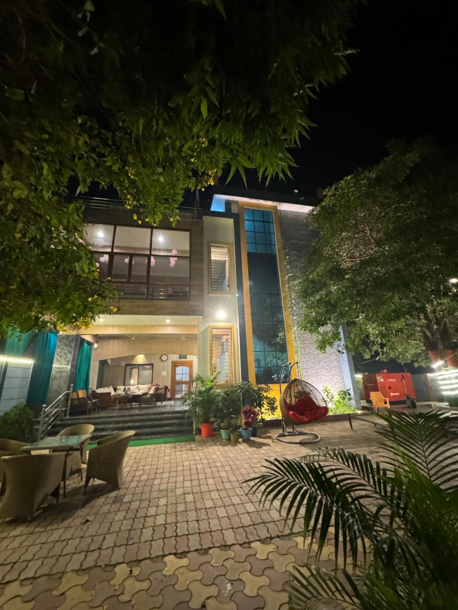 Kaashi Flora Villa Varanasi Exterior foto